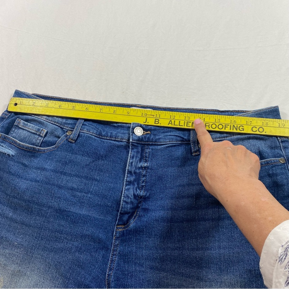 Sofía Jeans Blue Denim Shorts Frayed hem Factory distressed Boho Beach Summer - Picture 5 of 9
